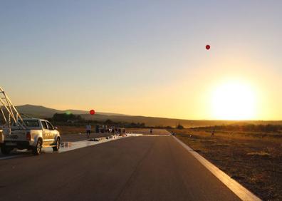 Imagen secundaria 1 - Así se llevan cosas desde Jaén al borde del espacio