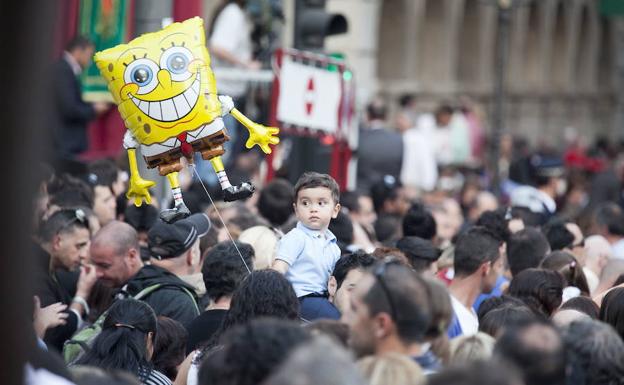 Bob Esponja vuela por los aires