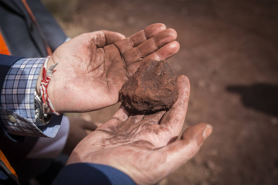 Cerradas desde 1996, las minas de Alquife vuelven a extraer mineral 23 años después gracias al desbloqueo burocrático tras meses esperando la puesta en marcha de la fase de explotación, pues la Junta había firmado en marzo de 2018 el plan de labores.