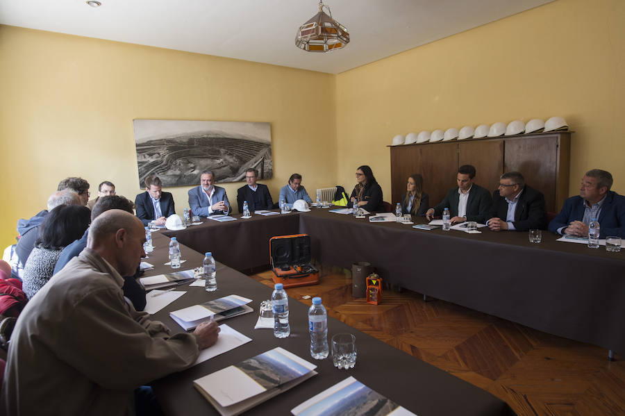 Cerradas desde 1996, las minas de Alquife vuelven a extraer mineral 23 años después gracias al desbloqueo burocrático tras meses esperando la puesta en marcha de la fase de explotación, pues la Junta había firmado en marzo de 2018 el plan de labores.