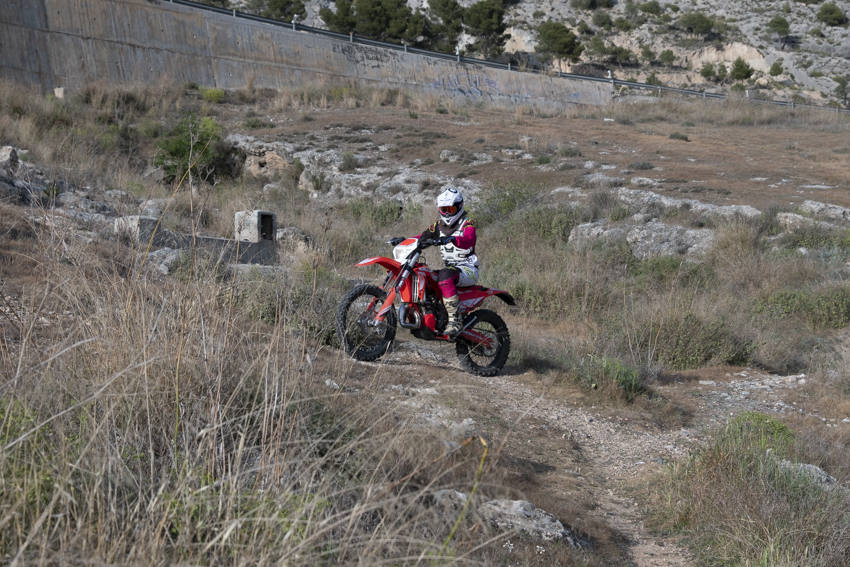 La paduleña es la única corredora granadina de moto de enduro que ha competido en campeonatos oficiales hasta el momento
