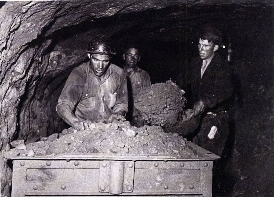 Imagen histórica de las minas de Alquife a principios del siglo XX.. 