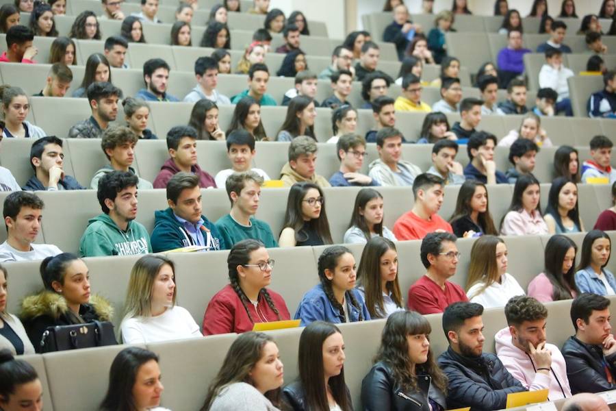 La Universidad granadina oferta más de ochenta grados diferentes (incluidos los dobles títulos)