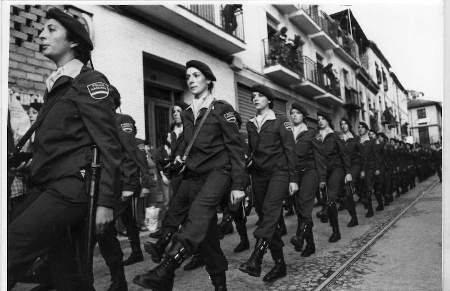 Este año participará de nuevo la Legión, pero no es el único cuerpo militar que ha participado en la festividad granadina a lo largo de su historia