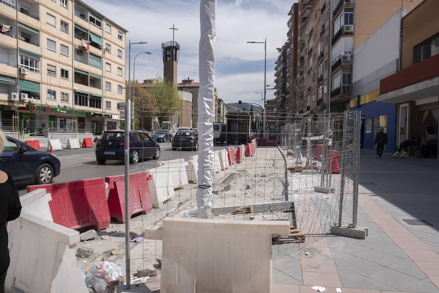 Los operarios probarán esta noche el nuevo alumbrado y asfaltarán la calzada de cara al estreno de la avenida que será el 5 de abril