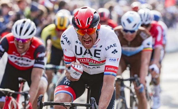 Alexander Kristoff celebra su victoria. 