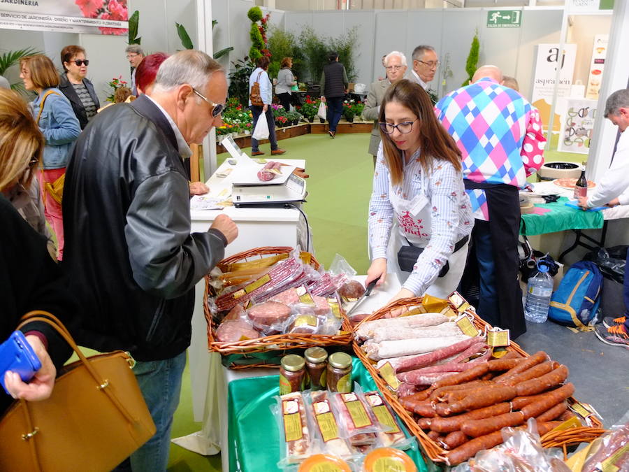 Gran ambiente en el I Salón de Gastronomía Degusta Jaén, con lleno en el pabellón del Ifeja