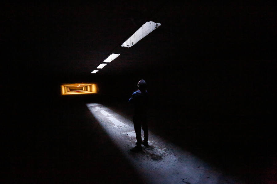 En esta galería de imágenes puedes descubrir cómo es el túnel del metro que hay en Camino de Ronda y que pocos conocen