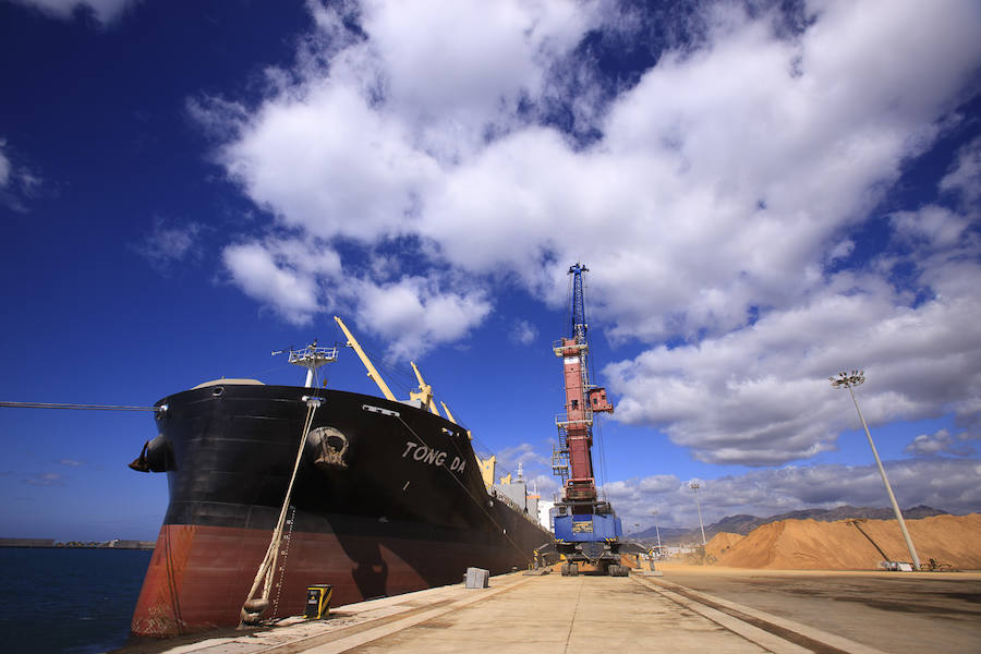 En julio se cargaron 35.000 toneladas de granel líquido en un mismo buque y parecía una cifra inalcanzable