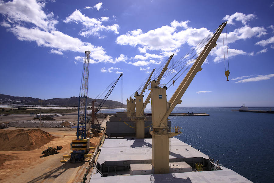 En julio se cargaron 35.000 toneladas de granel líquido en un mismo buque y parecía una cifra inalcanzable