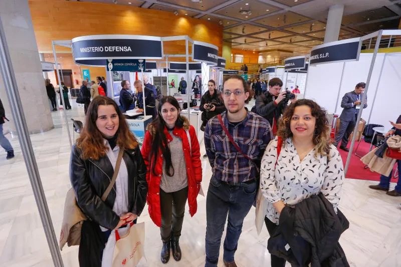 Durante dos días, 9 y 10 de abril, el Palacio de Congresos de Granada se convierte en espacio imprescindible para los jóvenes demandantes de empleo