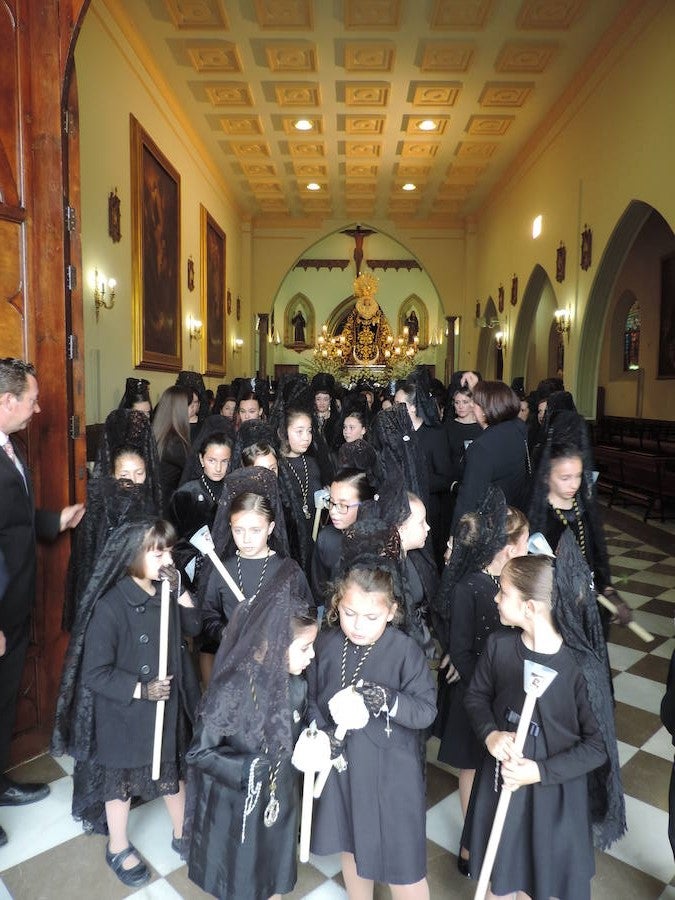 En la procesión figuraban representaciones de más de una decena de hermandades de la provincia y, durante todo el recorrido no dejaron de producirse momentos de emoción entre los devotos