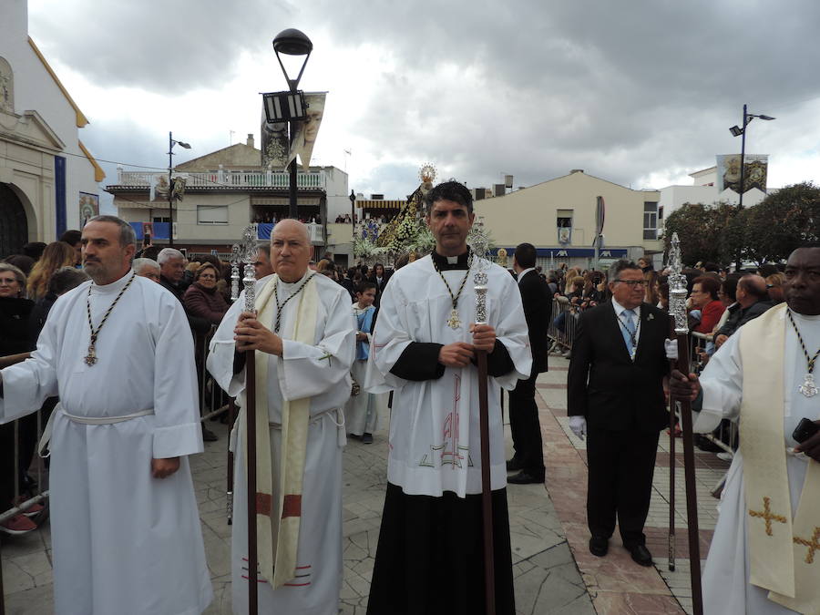 En la procesión figuraban representaciones de más de una decena de hermandades de la provincia y, durante todo el recorrido no dejaron de producirse momentos de emoción entre los devotos