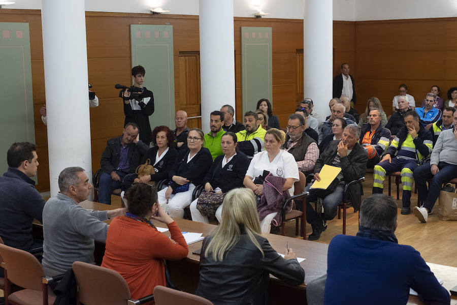 Los trabajadores celebraron una Asamblea en la que decidieron que se suman al paro, al menos el día 16, a la espera de ver la reacción del Ayuntamiento 