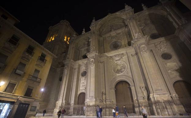 Al Ayuntamiento de Granada renovará la iluminación de la catedral
