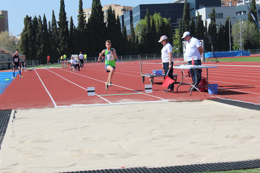 El Núñez Blanca recupera la competición para su renovada pista con la ilusión de los más pequeños y el oficio de sus figuras de élite