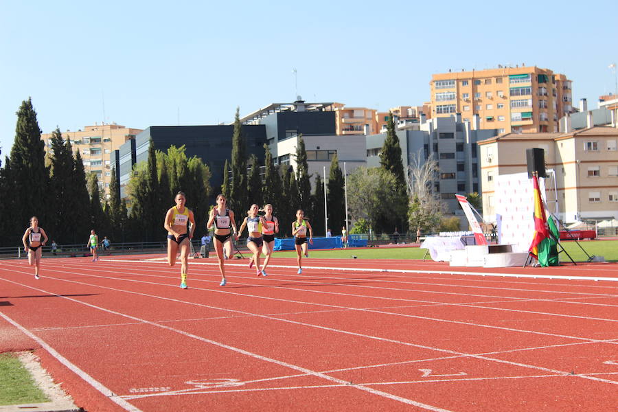 El Núñez Blanca recupera la competición para su renovada pista con la ilusión de los más pequeños y el oficio de sus figuras de élite