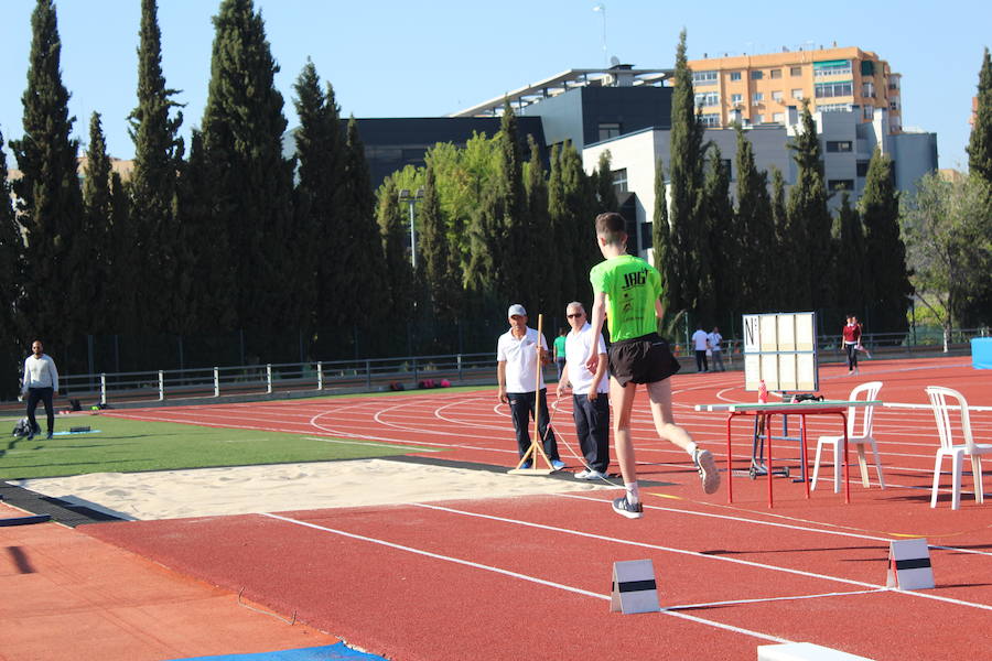El Núñez Blanca recupera la competición para su renovada pista con la ilusión de los más pequeños y el oficio de sus figuras de élite