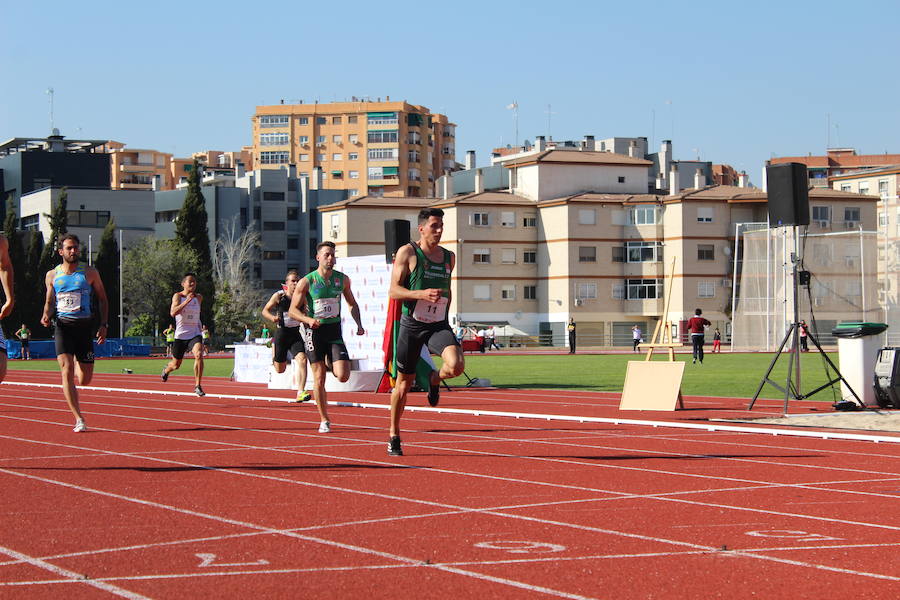 El Núñez Blanca recupera la competición para su renovada pista con la ilusión de los más pequeños y el oficio de sus figuras de élite