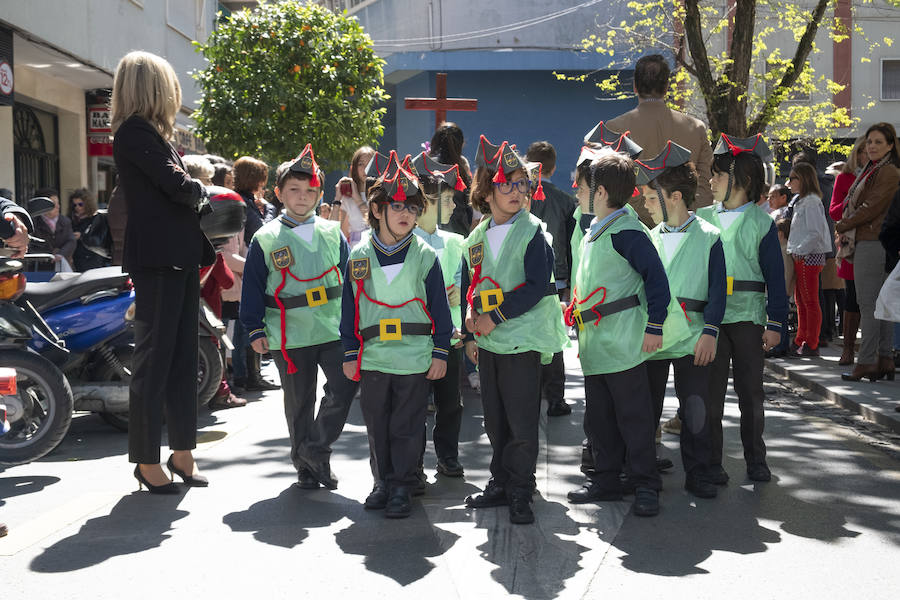 En esta ocasión «hemos estado preparando nosotros todo esto», como decía una chica que iba con su mantilla puesta.