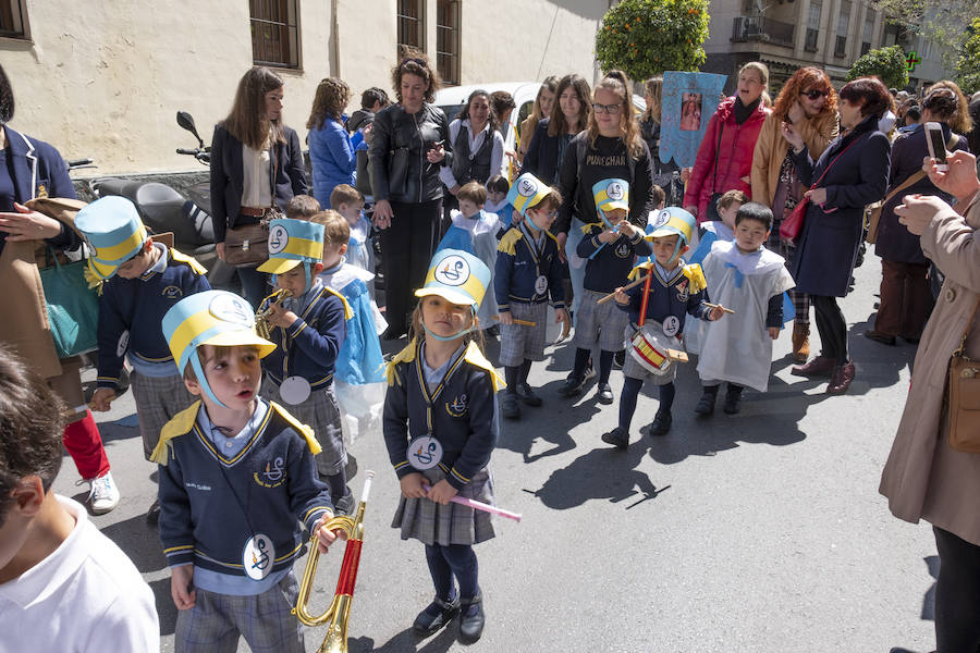 En esta ocasión «hemos estado preparando nosotros todo esto», como decía una chica que iba con su mantilla puesta.
