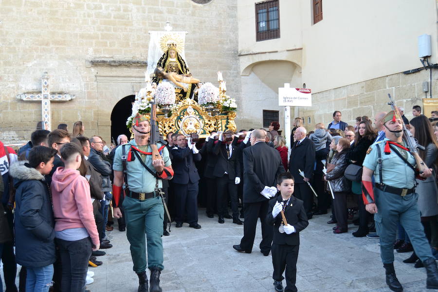 El Viernes de Dolores, la imagen de la Patrona de Alhama realizó su recorrido habitual hasta el Barrio de la Joya acompañada por centenares de alhameños y devotos de esta Virgen procedentes de otros puntos de Granada.