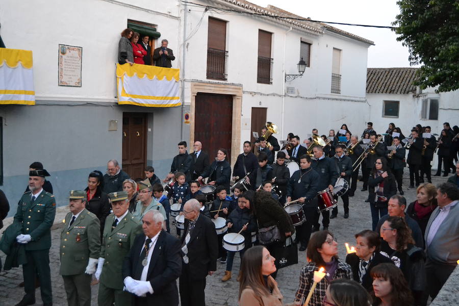 El Viernes de Dolores, la imagen de la Patrona de Alhama realizó su recorrido habitual hasta el Barrio de la Joya acompañada por centenares de alhameños y devotos de esta Virgen procedentes de otros puntos de Granada.