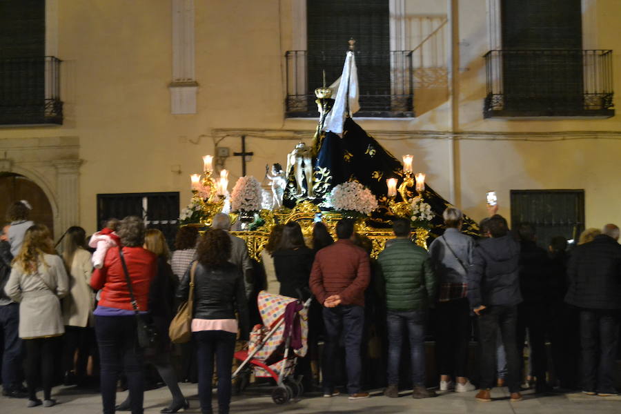 El Viernes de Dolores, la imagen de la Patrona de Alhama realizó su recorrido habitual hasta el Barrio de la Joya acompañada por centenares de alhameños y devotos de esta Virgen procedentes de otros puntos de Granada.