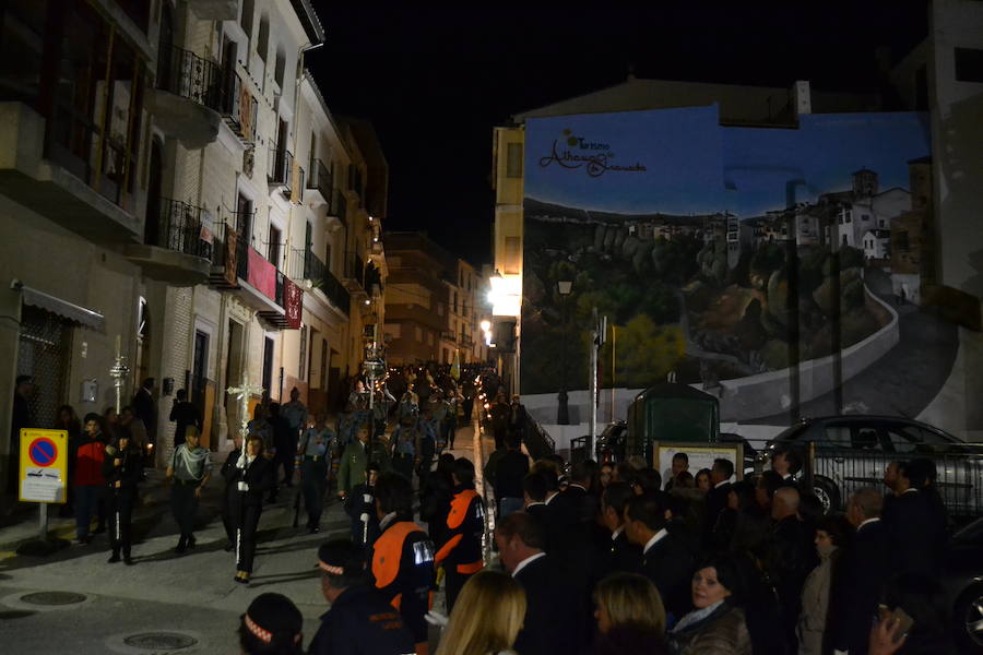 El Viernes de Dolores, la imagen de la Patrona de Alhama realizó su recorrido habitual hasta el Barrio de la Joya acompañada por centenares de alhameños y devotos de esta Virgen procedentes de otros puntos de Granada.