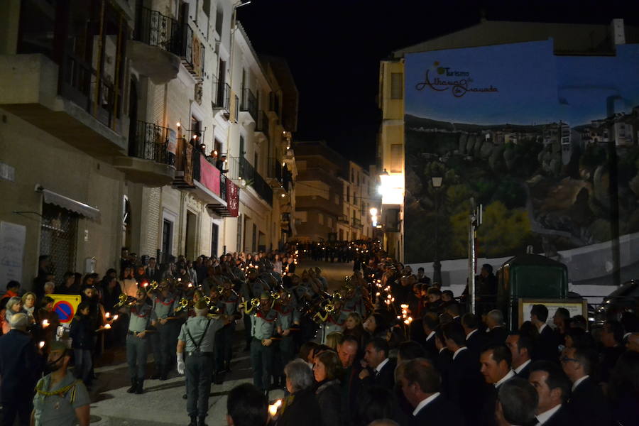 El Viernes de Dolores, la imagen de la Patrona de Alhama realizó su recorrido habitual hasta el Barrio de la Joya acompañada por centenares de alhameños y devotos de esta Virgen procedentes de otros puntos de Granada.