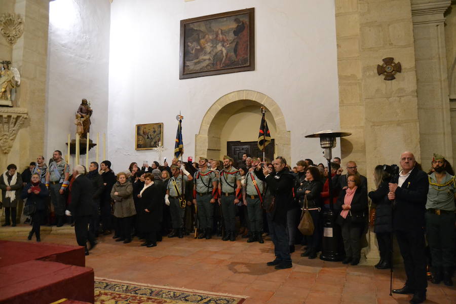 El Viernes de Dolores, la imagen de la Patrona de Alhama realizó su recorrido habitual hasta el Barrio de la Joya acompañada por centenares de alhameños y devotos de esta Virgen procedentes de otros puntos de Granada.