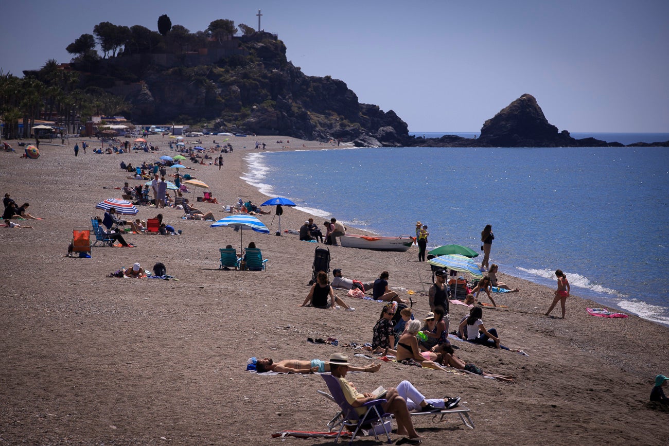 Visitamos Motril, Almuñécar, La Herradura y Castell para ver si nuestras playas están 'a punto' para una oleada de visitas