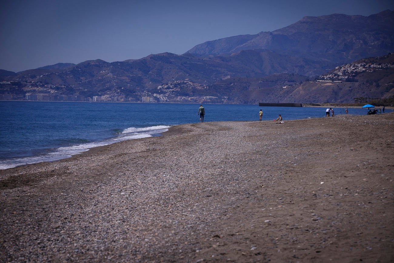 Visitamos Motril, Almuñécar, La Herradura y Castell para ver si nuestras playas están 'a punto' para una oleada de visitas