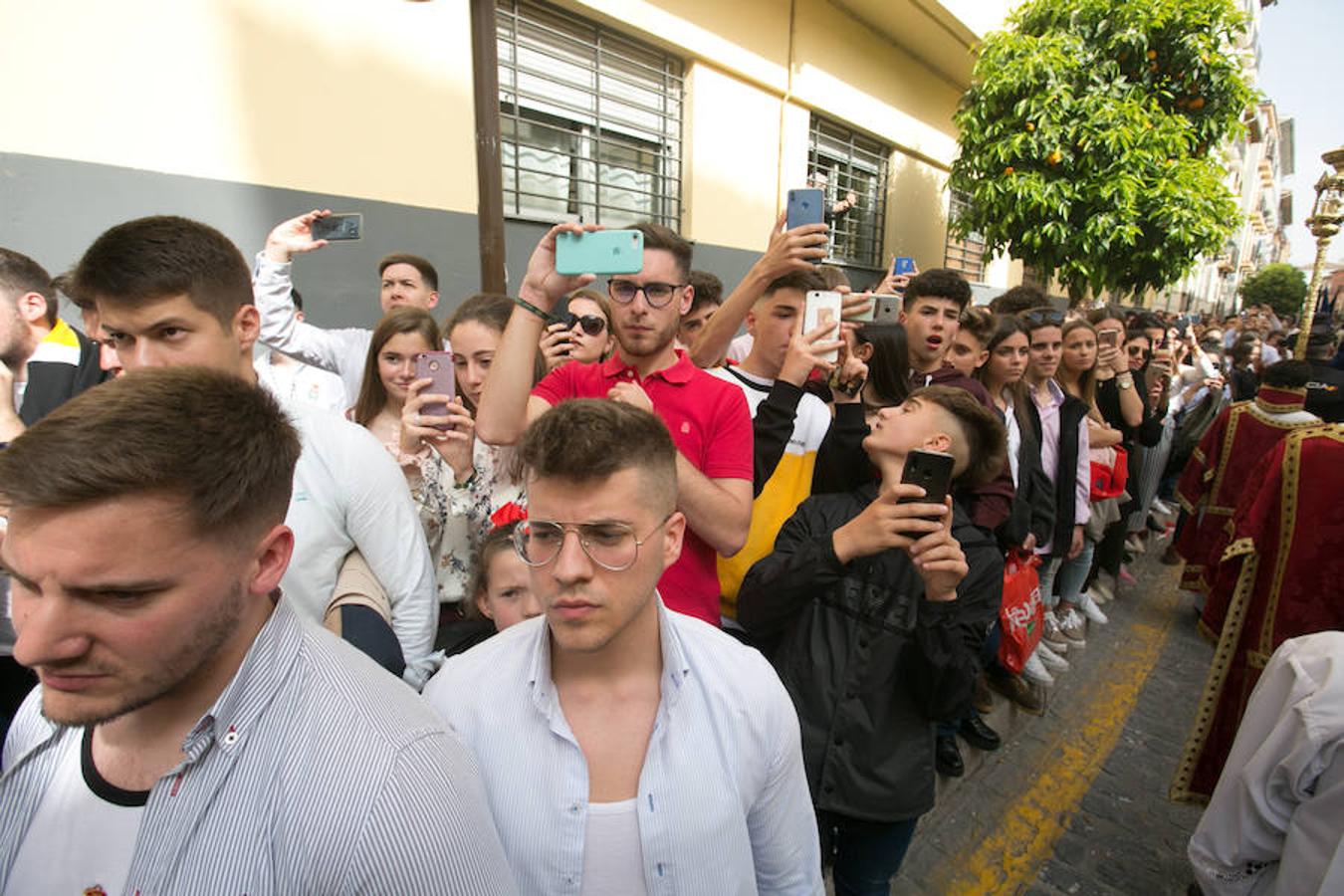 Una de las cofradías más señeras del barrio ha procesionado hoy 