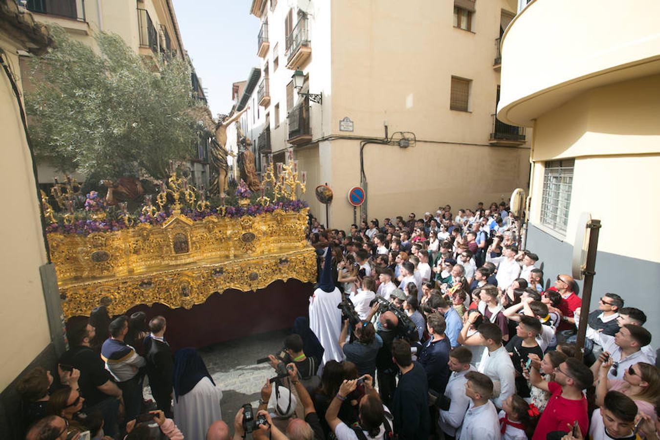 Una de las cofradías más señeras del barrio ha procesionado hoy 