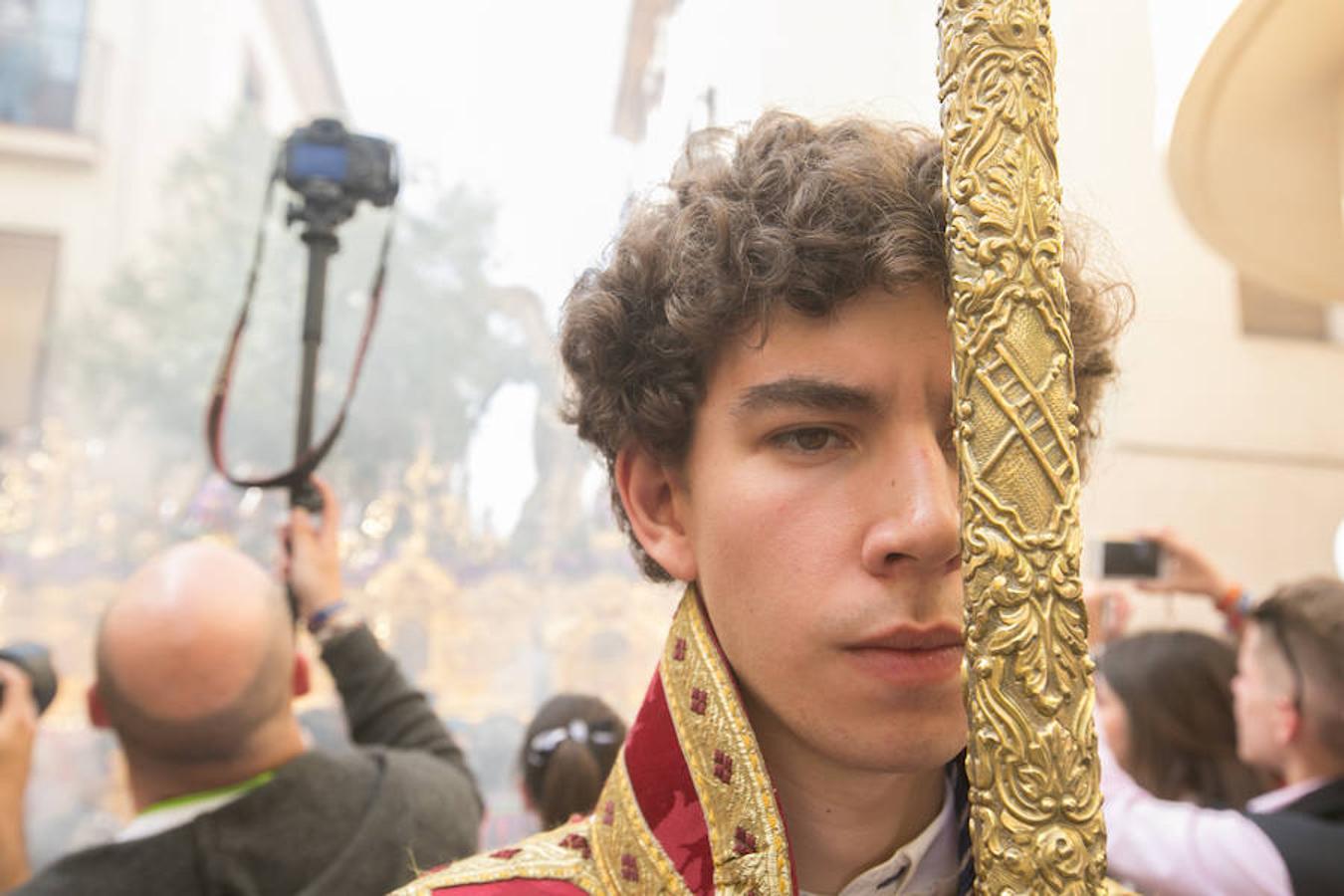 Una de las cofradías más señeras del barrio ha procesionado hoy 