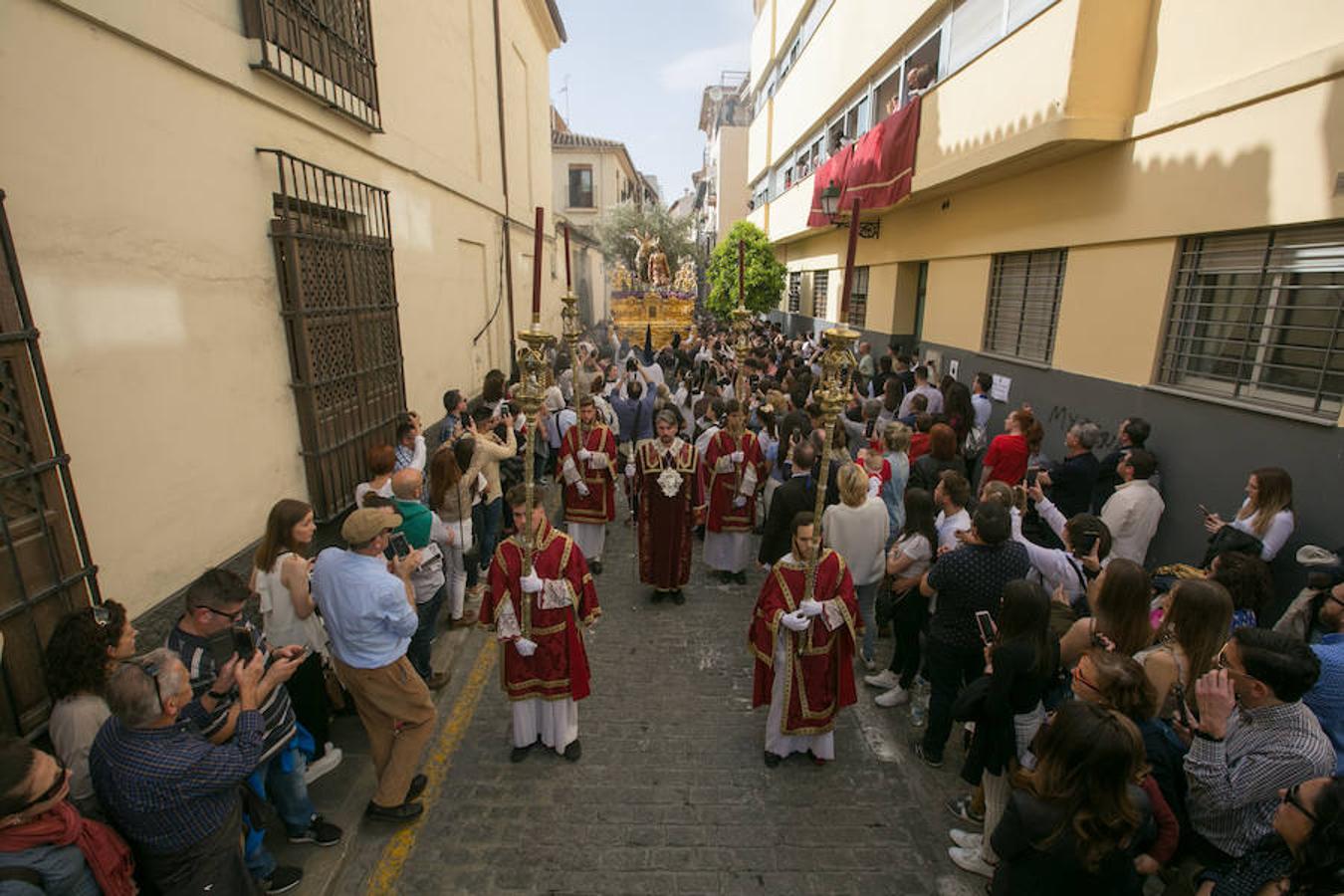 Una de las cofradías más señeras del barrio ha procesionado hoy 