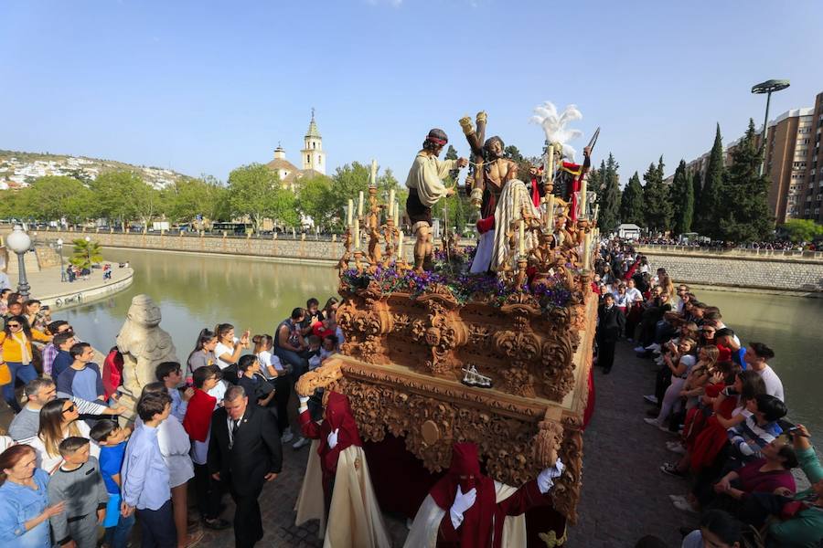 El Cristo del Trabajo y Nuestra Señora de la Luz ha inaugurado el Lunes Santo