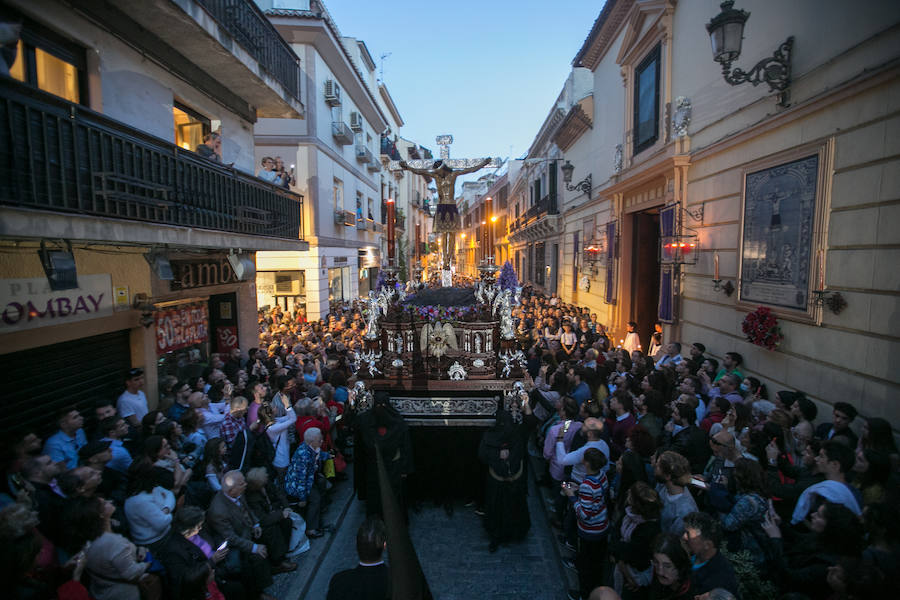 La última cofradía de este lunes comienza a recorrer el centro de la ciudad a última hora de la tarde