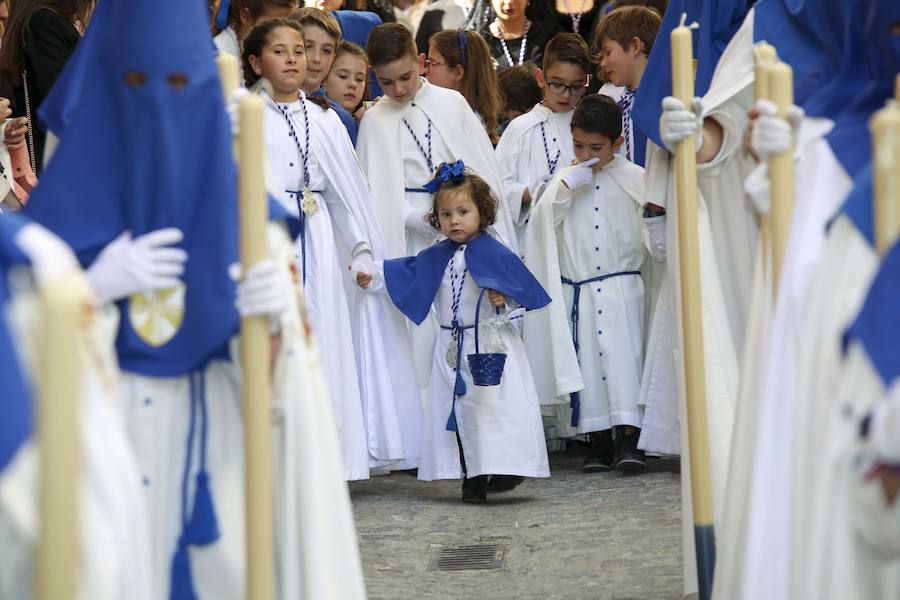 Gran sabor cofrade en el callejeo por las estrechas calles de su barrio, y lucido recorrido por las calles de San Ildefonso y carrera oficial
