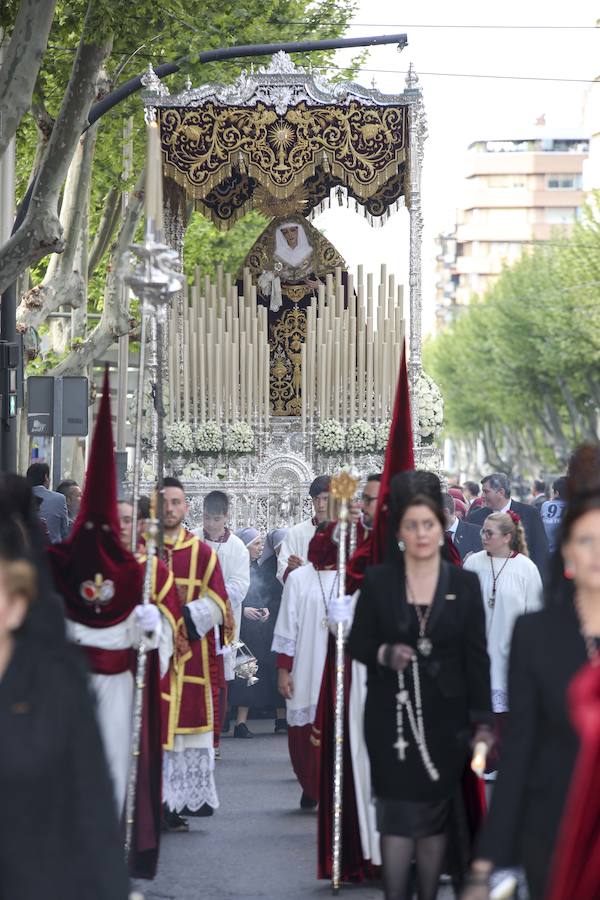 Un recorrido complicado, por la orografía y por la distancia, y el peso del juego escultórico, hacen único este desfile procesional Por segundo año salió desde la iglesia San Juan Pablo II