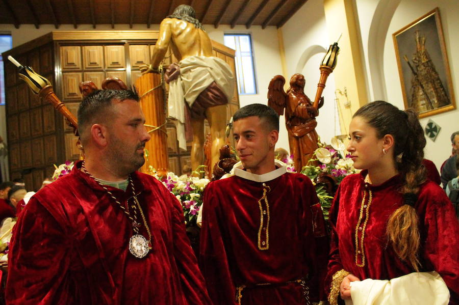 El martinete de Sergio Gómez 'El Colorao' y la saeta de María Montilla han acompañado al Cristo de los Gitanos de Almuñécar en su salida