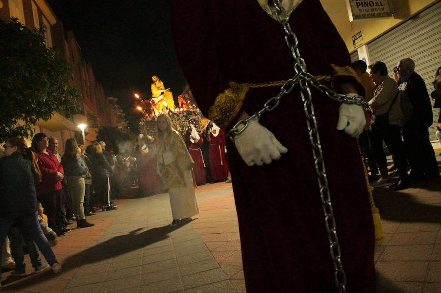 El martinete de Sergio Gómez 'El Colorao' y la saeta de María Montilla han acompañado al Cristo de los Gitanos de Almuñécar en su salida