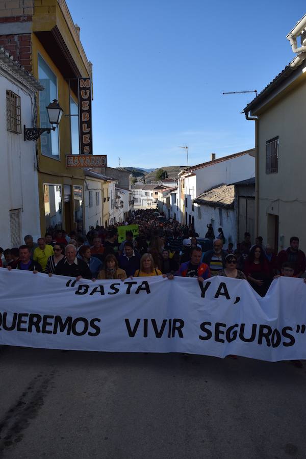 Los vecinos de este municipio granadino se han echado a las calles para pedir seguridad tras los últimos sucesos.