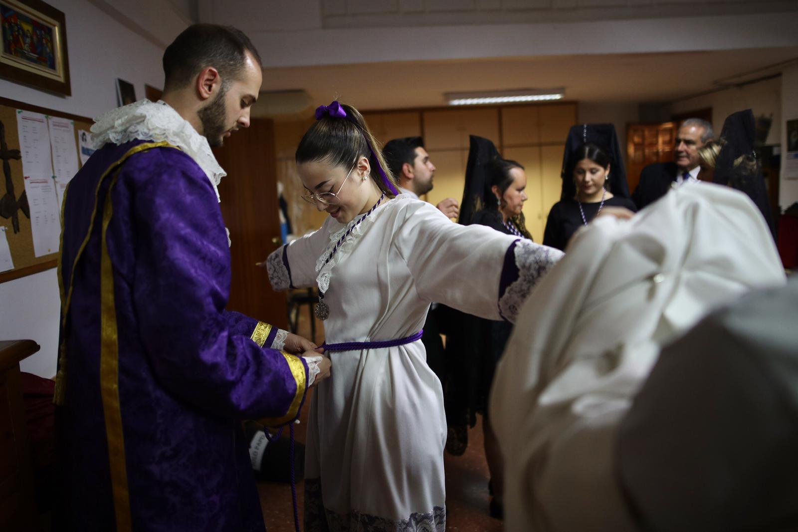 La parroquia de Nuestra Señora de los Dolores ve salir por fin a sus dos imágenes