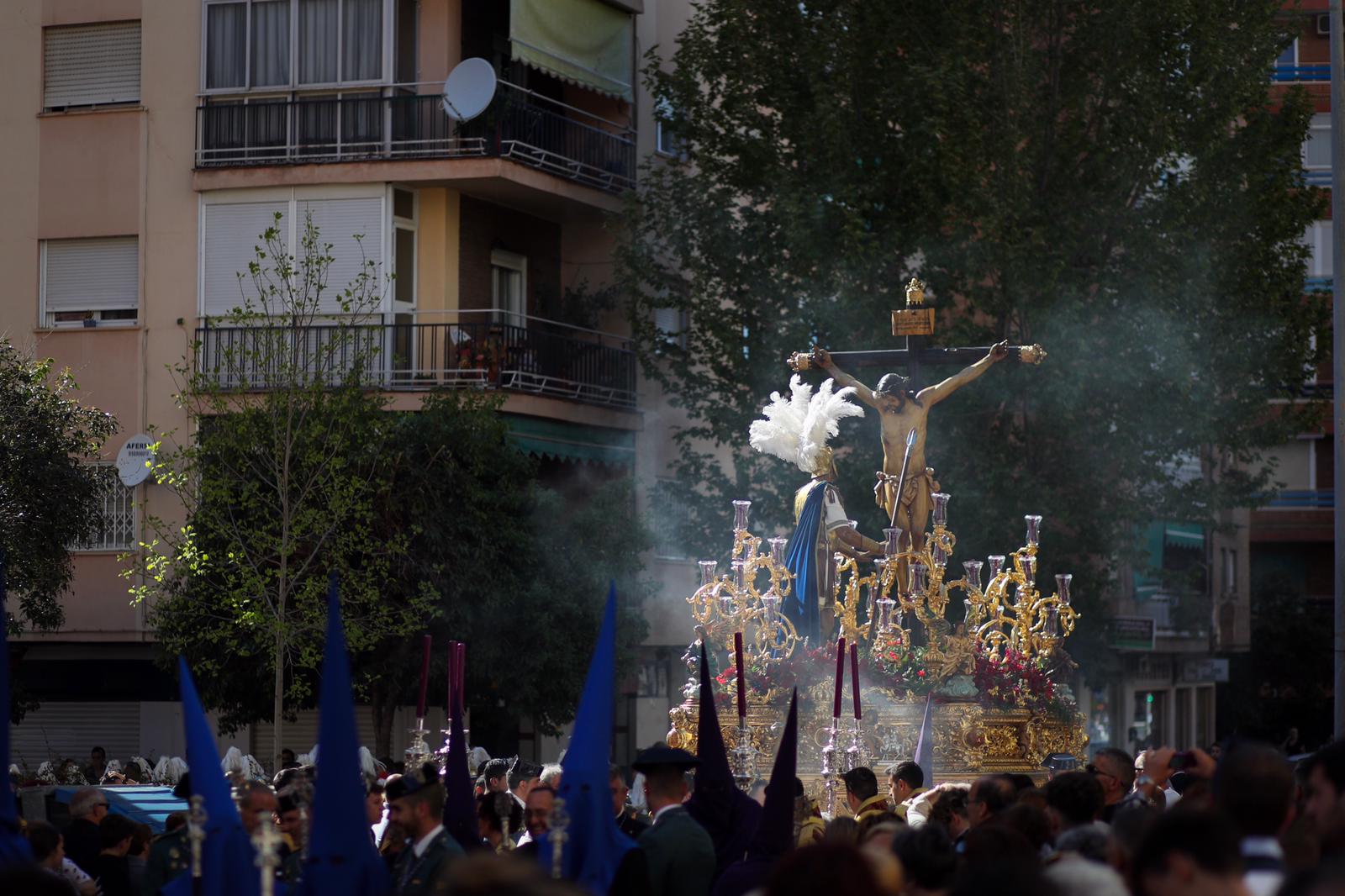 La parroquia de Nuestra Señora de los Dolores ve salir por fin a sus dos imágenes