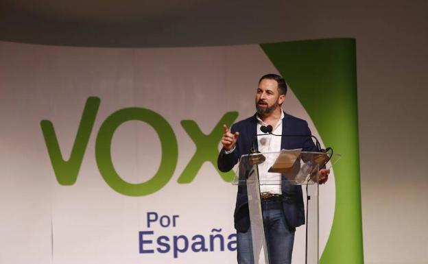 Santiago Abascal, en Granada: «Os quieren silenciados, por eso acaban de impedir que participemos en un debate»