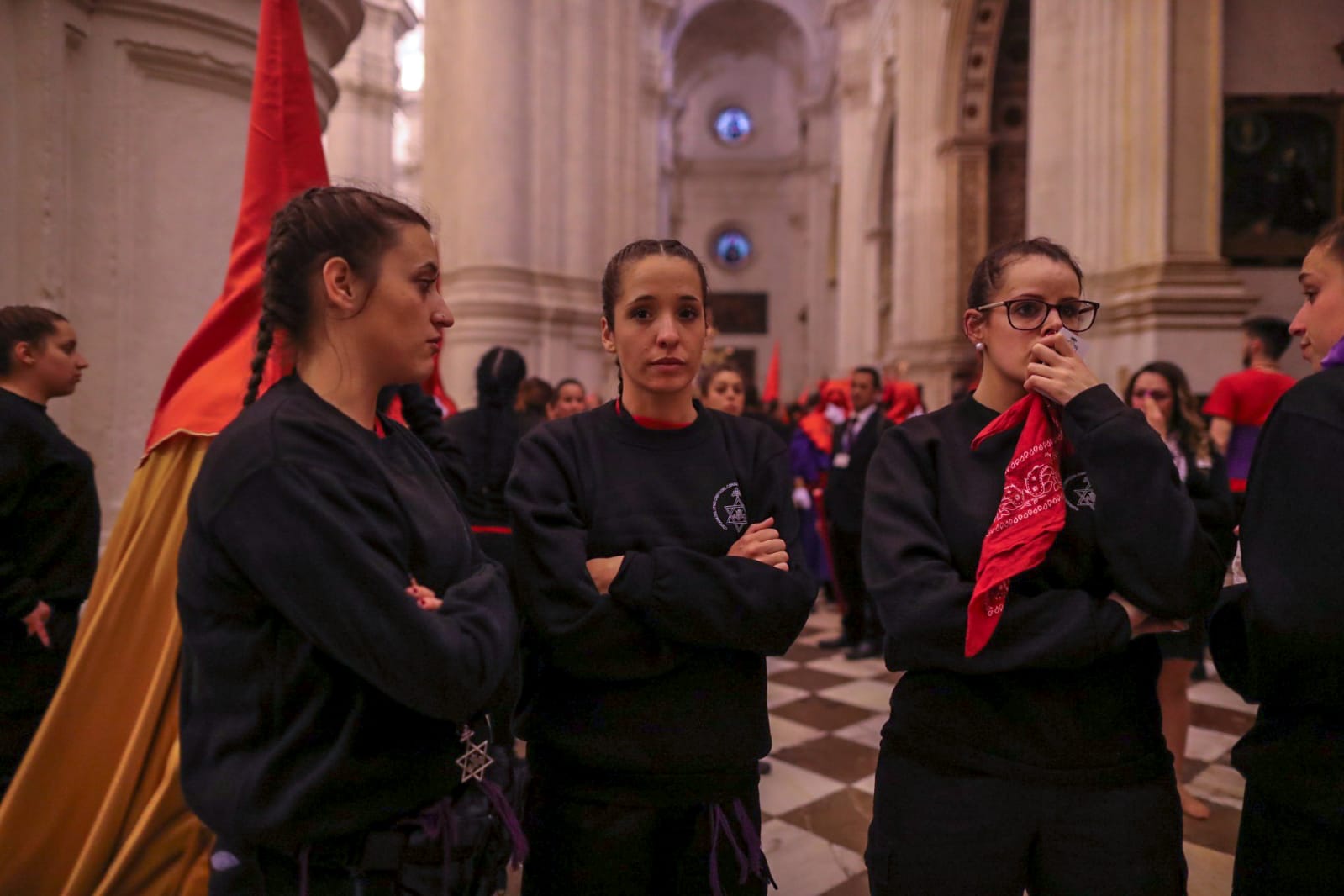 La Hermandad de Los Gitanos sale del Sagrado Corazón pero se tiene que quedr en la Catedral por la lluvia