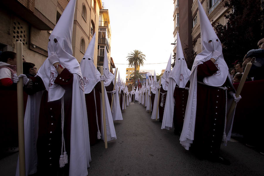 El Cristo del Perdón y María Santísima de la Misericordia volvieron a la renovada iglesia del Carmen de la que salieron por una rampa de 17 metros