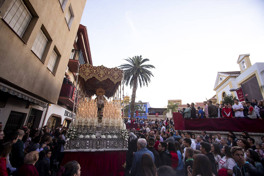 El Cristo del Perdón y María Santísima de la Misericordia volvieron a la renovada iglesia del Carmen de la que salieron por una rampa de 17 metros